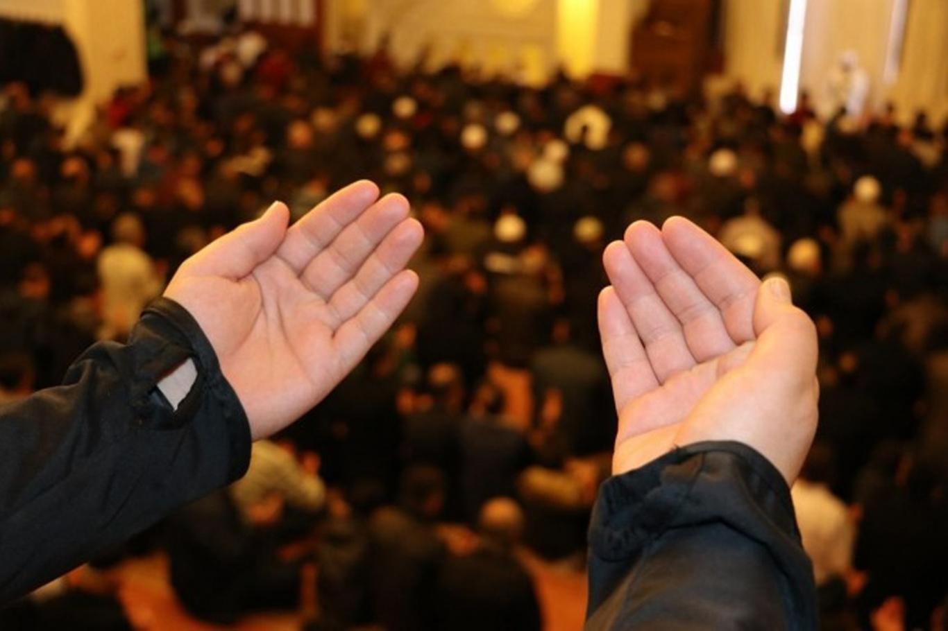 “Dünyada örnek alınması gereken tek insan Hazreti Muhammed’dir” “Dünyada örnek alınması gereken tek insan Hazreti Muhammed’dir”